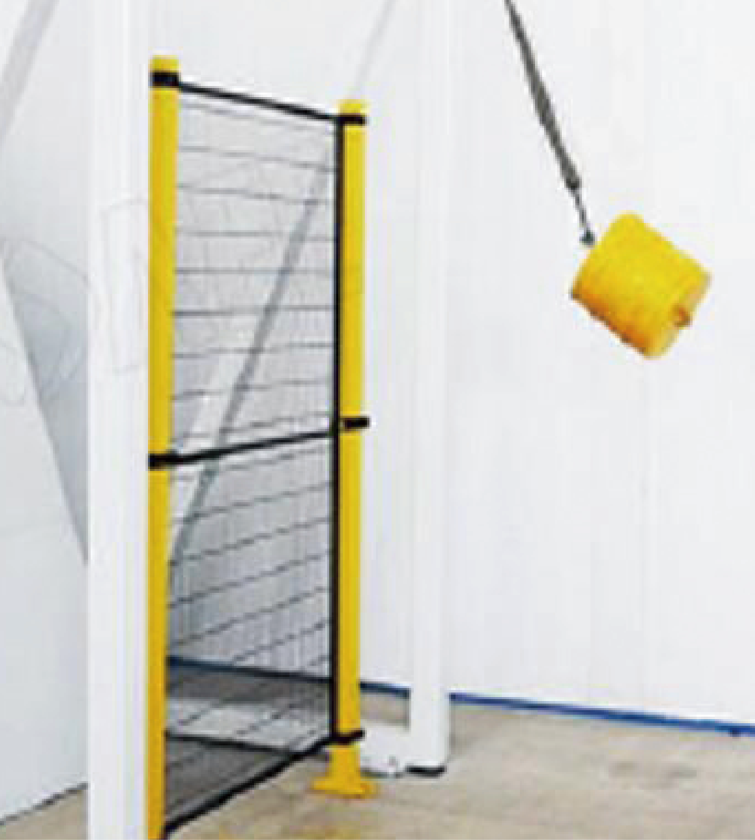 振子式衝撃試験をクリア-安全柵